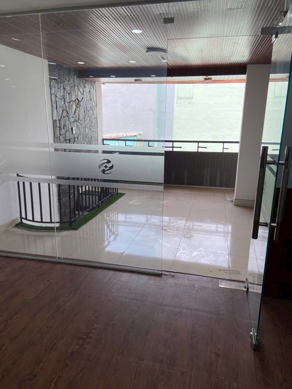 Cho Thuê NC MT Đường Hồ Bá Kiện Phường 15 Quận 10. 
